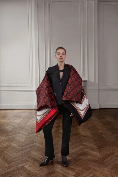 Look 10